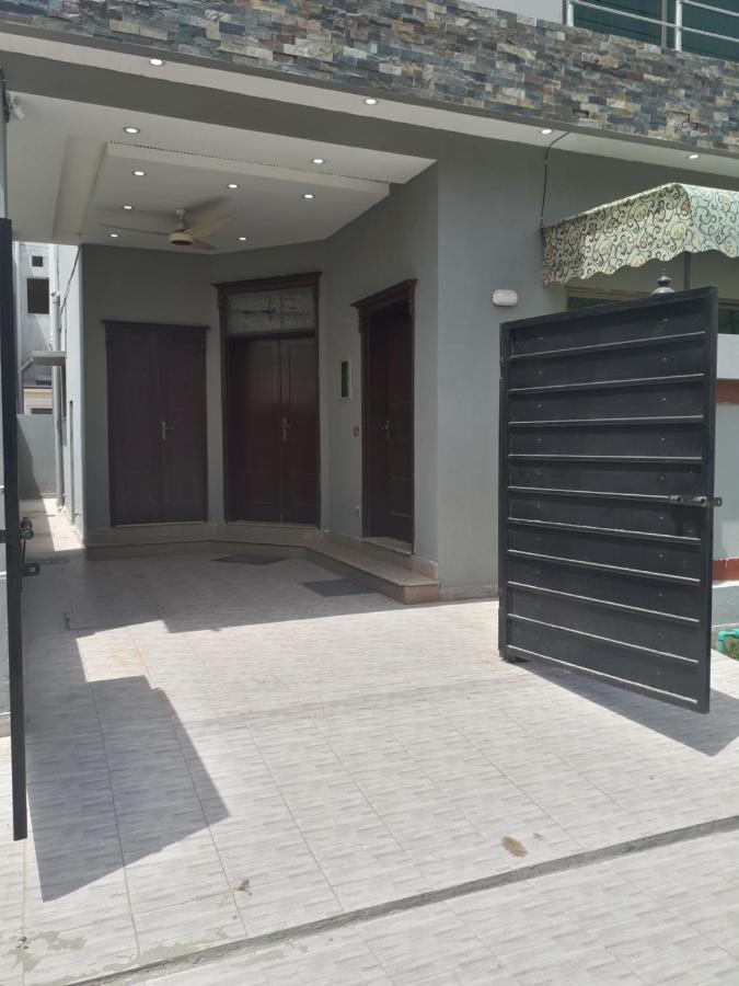 Fully Serviced Holiday Home Near Lahore Ring Road Ngoại thất bức ảnh